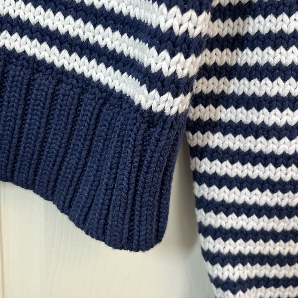 Vineyard Vines Navy and White Striped Cotton Blend Crew Neck Sweater Size Medium - Picture 6 of 10